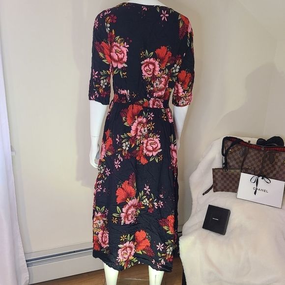 Kormei Dress - Picture 3 of 14